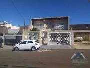 Casa / Sobrado para Venda em Londrina/PR Coliseu 4 Quartos