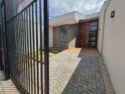 Casa / Sobrado para Venda em Londrina/PR Jardim Burle...