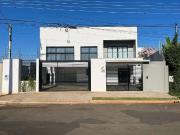 Casa / Sobrado para Venda em Londrina/PR Jardim Lolata 4...