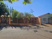 Casa / Sobrado para Venda em Londrina/PR Jardim Oriente...