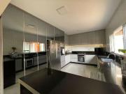 Casa / Sobrado para Venda em Londrina/PR Jardim Shangri...