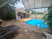 Casa / Sobrado para Venda em Londrina/PR Quebec 4 Quartos