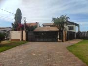 Casa / Sobrado para Venda em Londrina/PR Tucano 4 Quartos