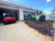 Casa / Sobrado para Venda em Londrina/PR Vitória 4 Quartos