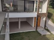 Casa / Sobrado para Venda em Louveira/SP Rainha 4 Quartos