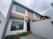 Casa / Sobrado para Venda em Macaé/RJ Vale das Palmeiras...