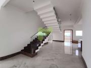 Casa / Sobrado para Venda em Macaé/RJ Vale dos Cristais...