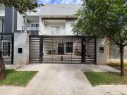 Casa / Sobrado para Venda em Maringá/PR Galeão 3 Quartos