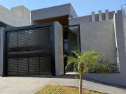 Casa / Sobrado para Venda em Maringá/PR Jardim Araucária...