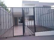 Casa / Sobrado para Venda em Maringá/PR Parque Hortência...