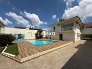 Casa / Sobrado para Venda em Maringá/PR Zona 05 5 Quartos