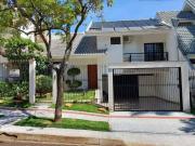 Casa / Sobrado para Venda em Maringá/PR Zona 05 4 Quartos