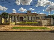 Casa / Sobrado para Venda em Maringá/PR Zona 05 5 Quartos
