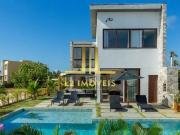 Casa / Sobrado para Venda em Mata de São João/BA Costa...