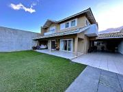 Casa / Sobrado para Venda em Matinhos/PR Caiobá 5 Quartos