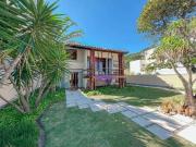 Casa / Sobrado para Venda em Niterói/RJ Itacoatiara 4...