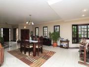 Casa / Sobrado para Venda em Osasco/SP Bussocaba 6 Quartos