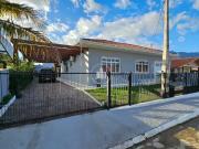 Casa / Sobrado para Venda em Palhoça/SC Aririu 3 Quartos