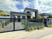 Casa / Sobrado para Venda em Palhoça/SC Bela Vista 3 Quartos