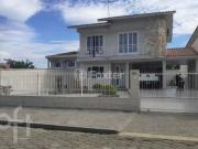 Casa / Sobrado para Venda em Palhoça/SC Centro 3 Quartos