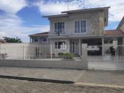 Casa / Sobrado para Venda em Palhoça/SC Centro 3 Quartos