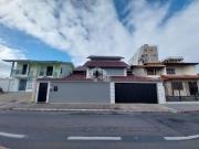 Casa / Sobrado para Venda em Palhoça/SC Centro 3 Quartos
