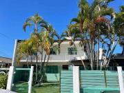 Casa / Sobrado para Venda em Palhoça/SC Centro 4 Quartos