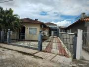 Casa / Sobrado para Venda em Palhoça/SC Centro 6 Quartos