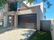 Casa / Sobrado para Venda em Palhoça/SC Cidade...