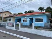 Casa / Sobrado para Venda em Palhoça/SC Pagani 3 Quartos