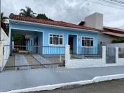 Casa / Sobrado para Venda em Palhoça/SC Pagani 3 Quartos