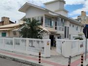 Casa / Sobrado para Venda em Palhoça/SC Pagani 4 Quartos
