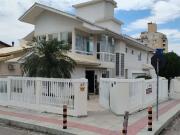 Casa / Sobrado para Venda em Palhoça/SC Pagani 4 Quartos
