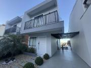 Casa / Sobrado para Venda em Palhoça/SC Pagani 3 Quartos
