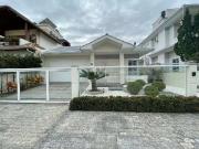 Casa / Sobrado para Venda em Palhoça/SC Pedra Branca 3...