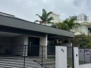 Casa / Sobrado para Venda em Palhoça/SC Pedra Branca 3...