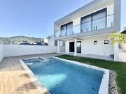 Casa / Sobrado para Venda em Palhoça/SC Pedra Branca 3...