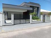Casa / Sobrado para Venda em Palhoça/SC Pedra Branca 3...