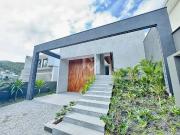 Casa / Sobrado para Venda em Palhoça/SC Pedra Branca 3...