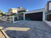 Casa / Sobrado para Venda em Palhoça/SC Pedra Branca 3...