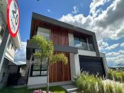 Casa / Sobrado para Venda em Palhoça/SC Pedra Branca 3...