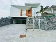 Casa / Sobrado para Venda em Palhoça/SC Pedra Branca 3...