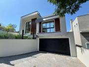 Casa / Sobrado para Venda em Palhoça/SC Pedra Branca 4...