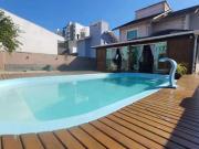 Casa / Sobrado para Venda em Palhoça/SC Pedra Branca 4...