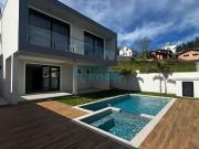 Casa / Sobrado para Venda em Palhoça/SC Pedra Branca 4...