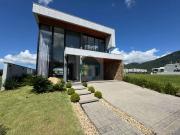 Casa / Sobrado para Venda em Palhoça/SC Pedra Branca 4...