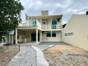 Casa / Sobrado para Venda em Palhoça/SC Praia de Fora 2...