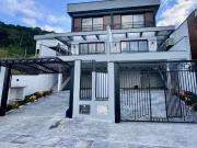 Casa / Sobrado para Venda em Palhoça/SC São Sebastião 3...
