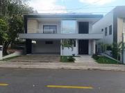 Casa / Sobrado para Venda em Palmas/TO Avso 4 Quartos