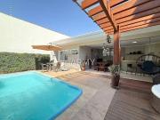 Casa / Sobrado para Venda em Paranaguá/PR Leblon 3 Quartos